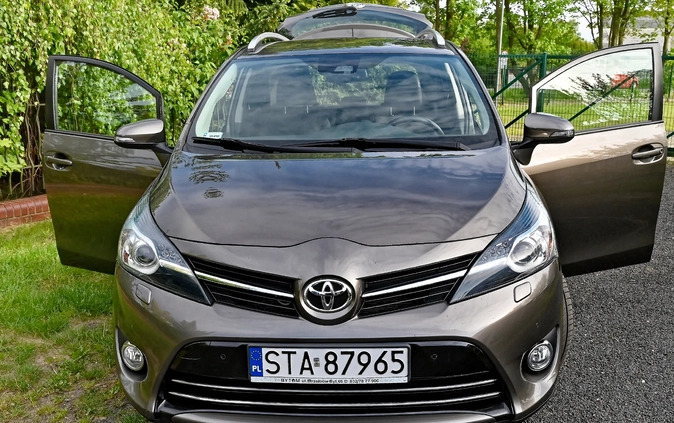 Toyota Verso cena 74500 przebieg: 107408, rok produkcji 2016 z Zawiercie małe 781